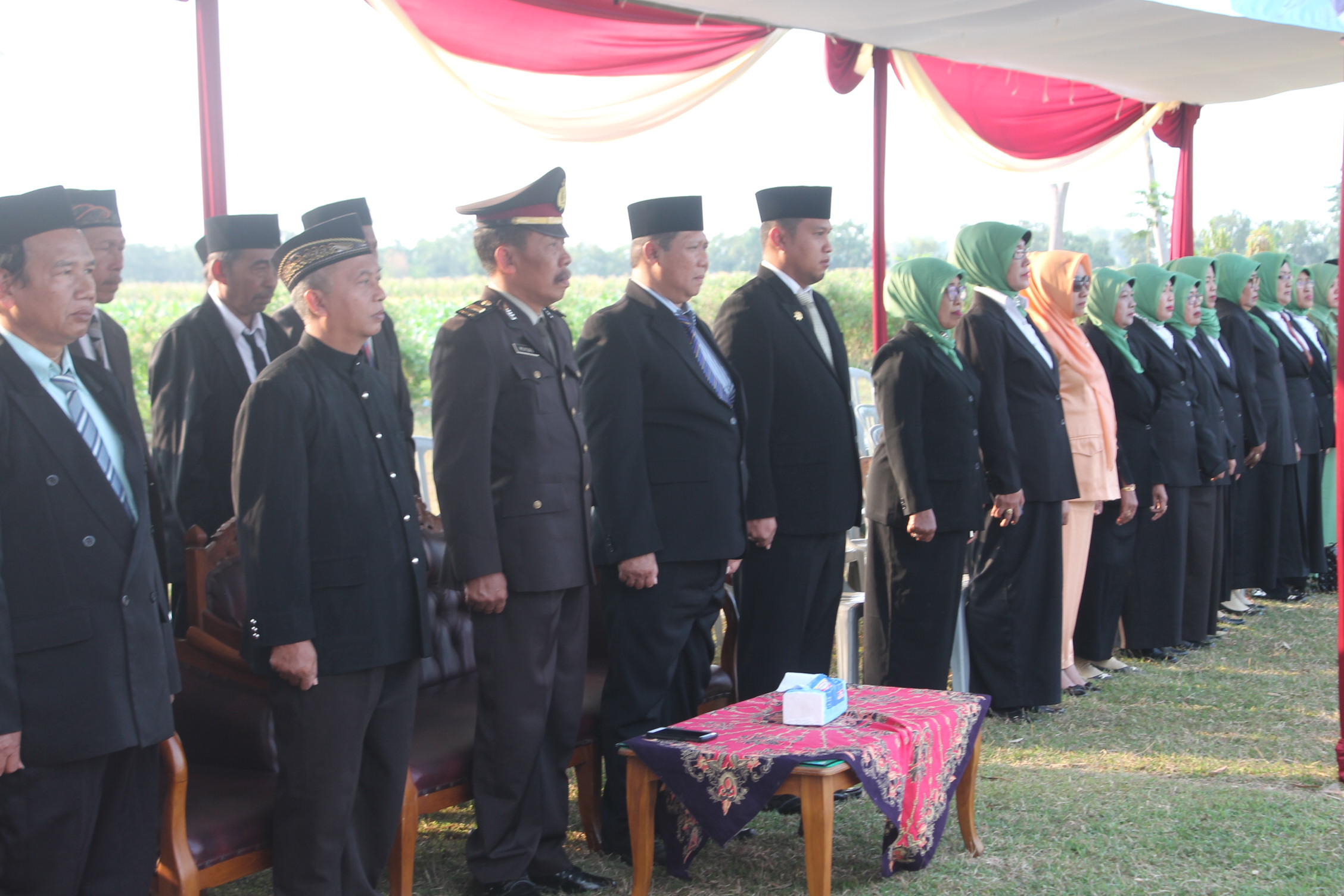 UPACARA PENURUNAN BENDERA HUT RI KE-73